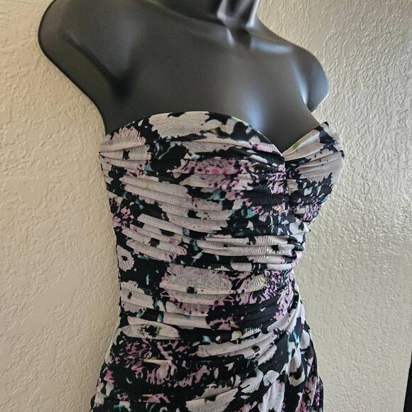 BCBGMaxAzria Winnie Bodycon Dress - Picture 3 of 9